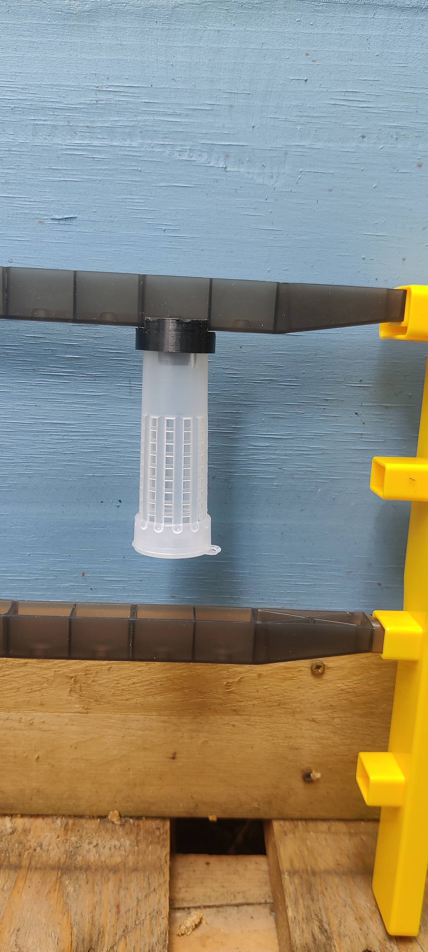 Nicot roller cage secured to a jzbz frame by the adapter
